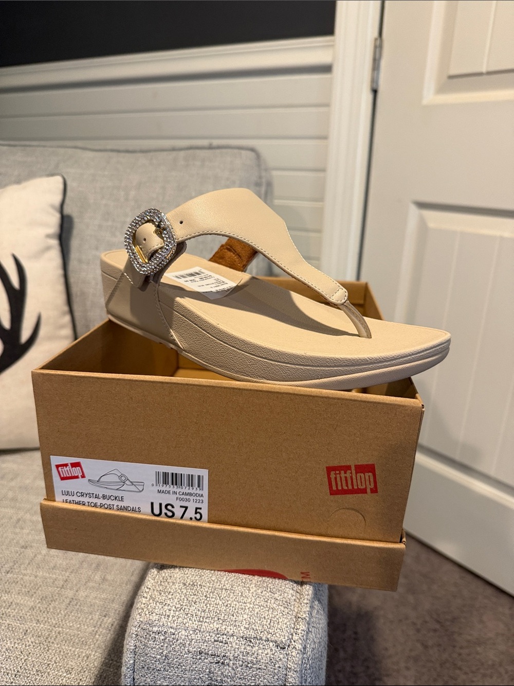 NWT crystal buckle FitFlop 7.5